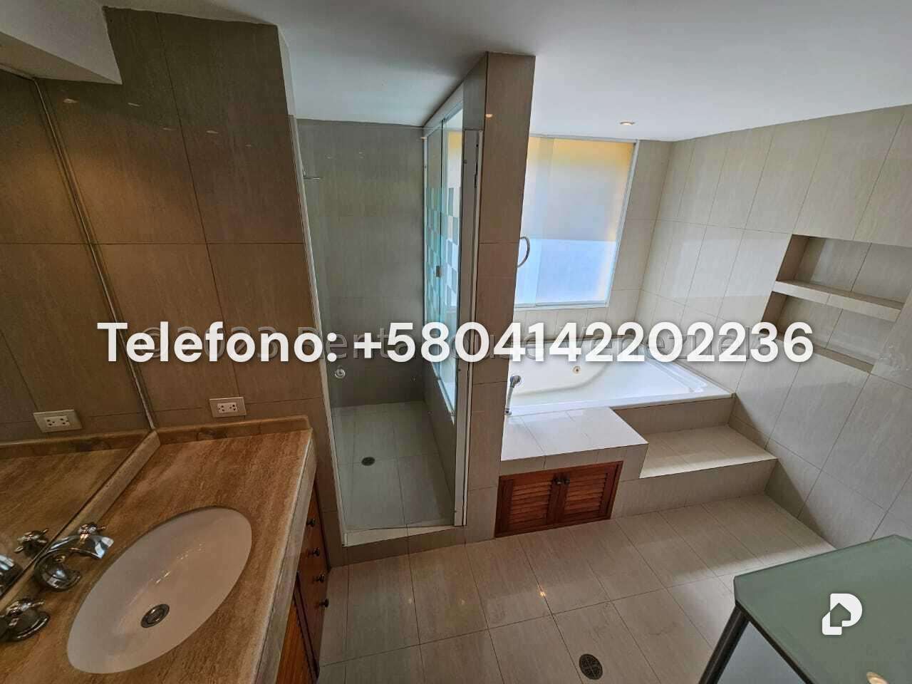 Casa en La Lagunita Country Club, Caracas – 24
