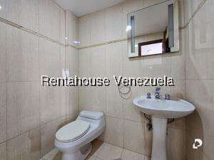 Casa en Cumbres de Curumo, Caracas – 57