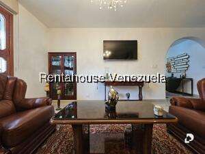 Casa en Cumbres de Curumo, Caracas – 38