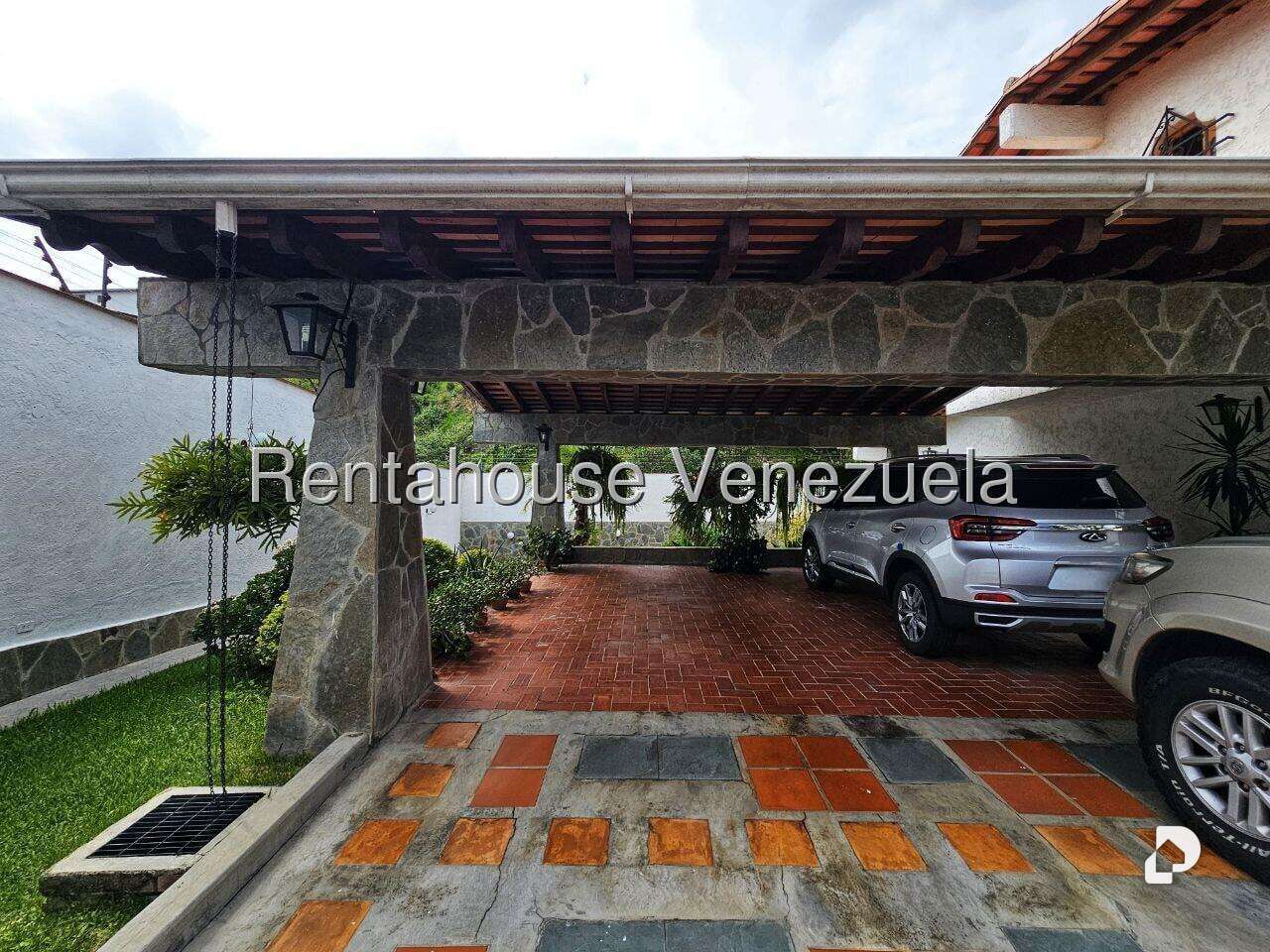 Casa en Cumbres de Curumo, Caracas – 13