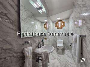 Casa en Cumbres de Curumo, Caracas – 34