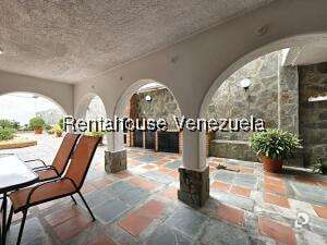 Casa en Cumbres de Curumo, Caracas – 90