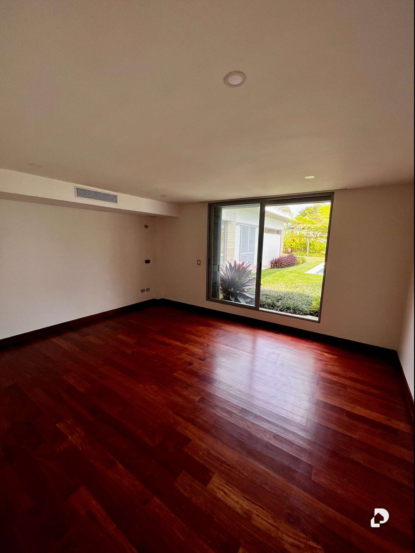 Casa en La Lagunita, Caracas – 13