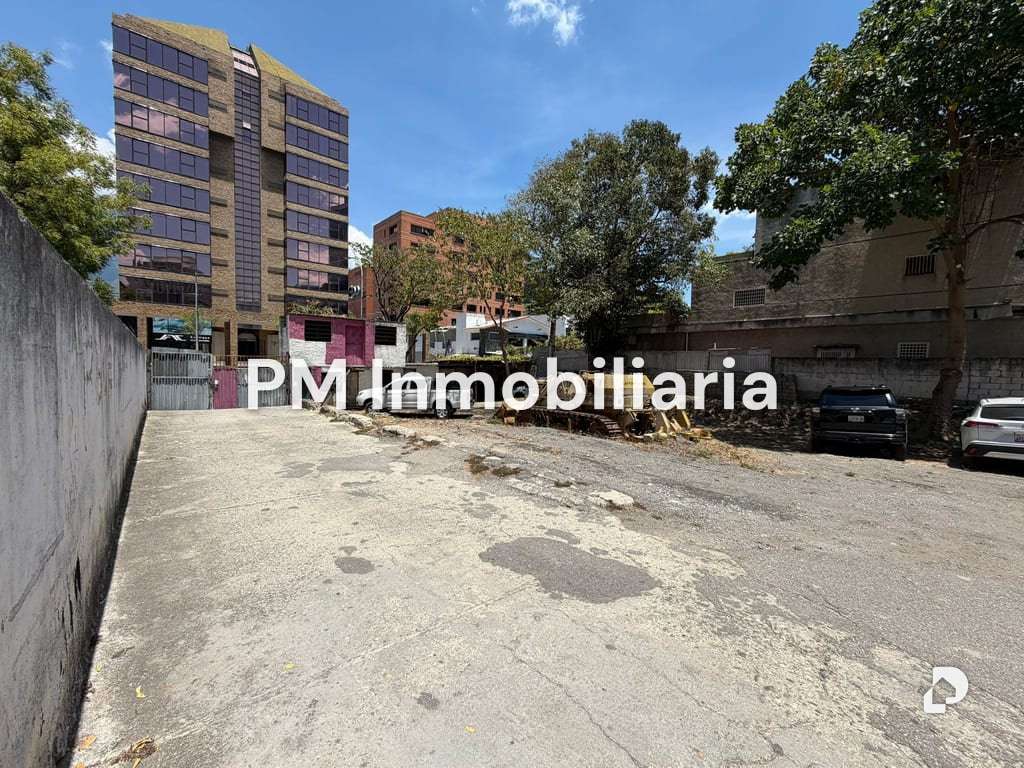 Terreno en Las Mercedes, Caracas – 3