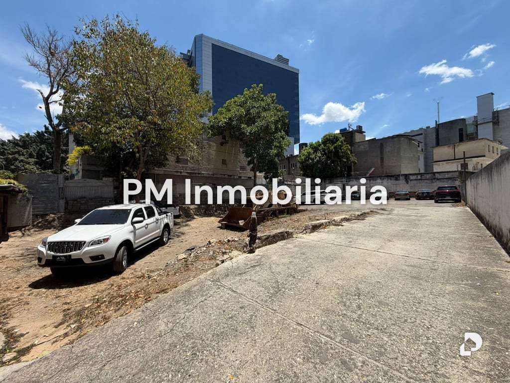 Terreno en Las Mercedes, Caracas – 2