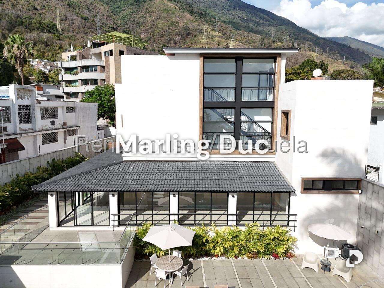 Casa en Altamira, Caracas – 30
