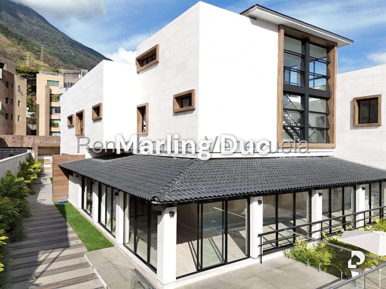 Casa en Altamira, Caracas – 28