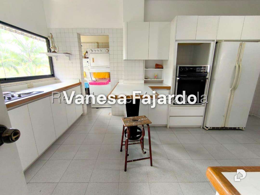 Apartamento en Lomas de Chuao, Caracas – 15
