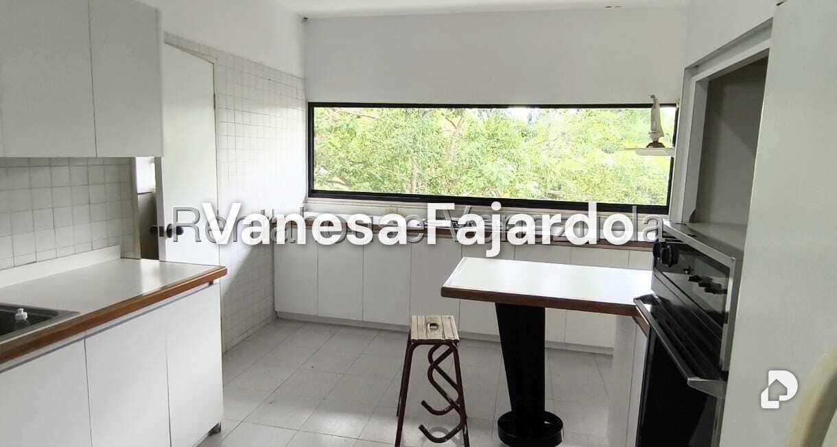 Apartamento en Lomas de Chuao, Caracas – 14