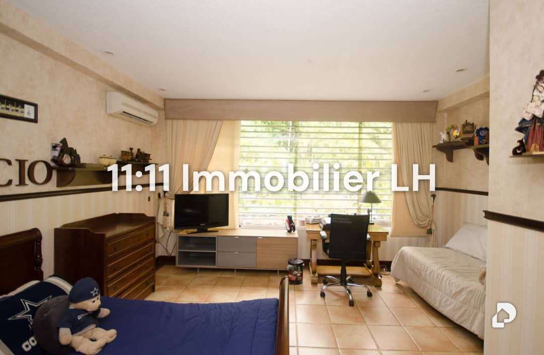 Casa en Alto Hatillo, Caracas – 13