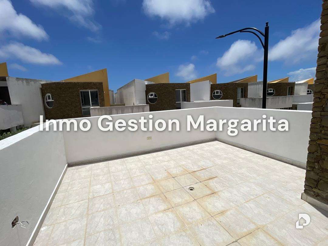 Townhouse en Los Robles, Porlamar – 9