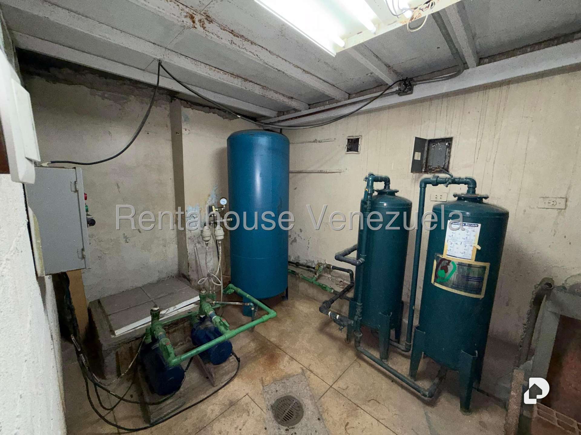 Local comercial en Las Acacias, Caracas – 19