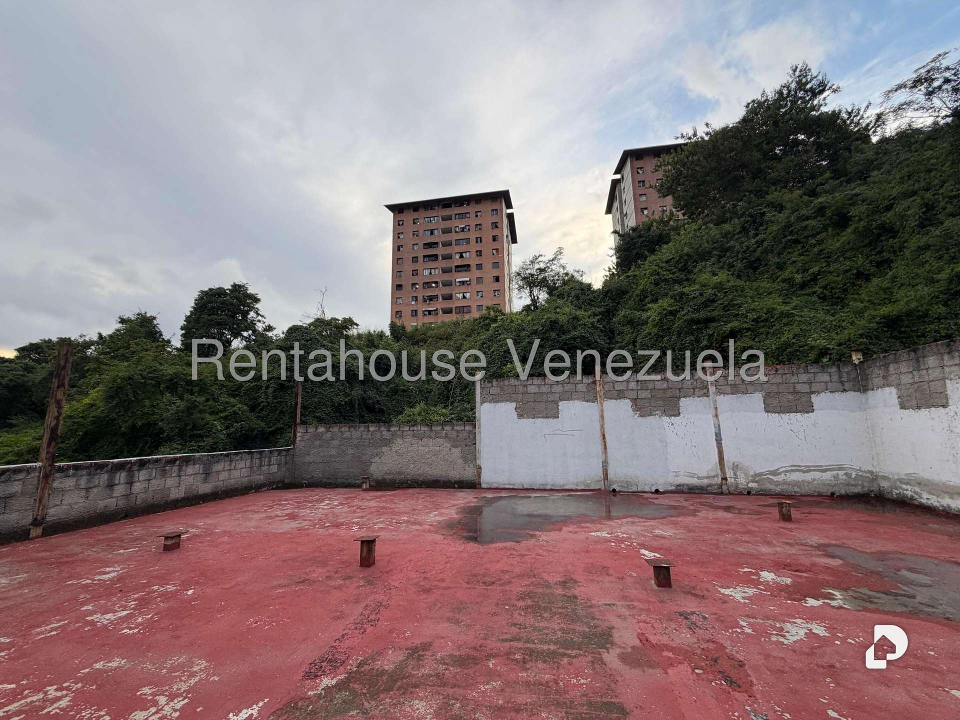 Local comercial en Las Acacias, Caracas – 24