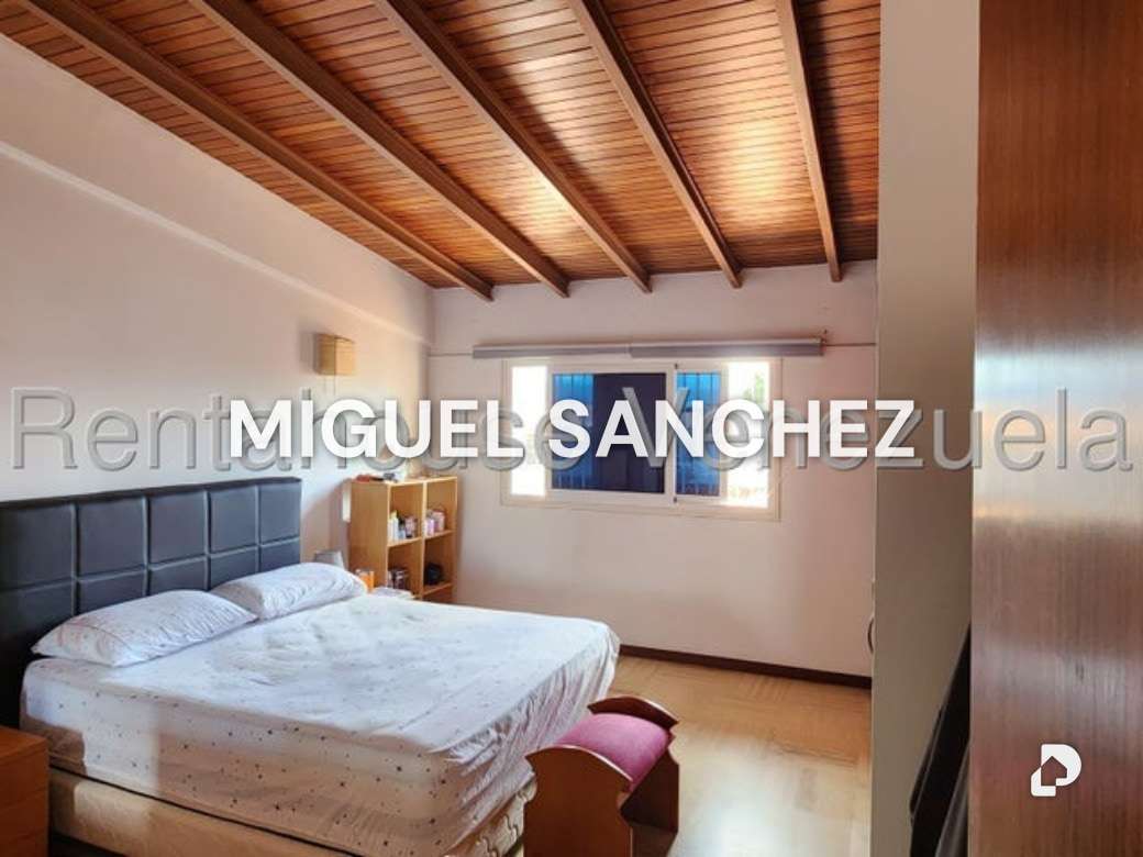 Casa en Alto Prado, Caracas – 13