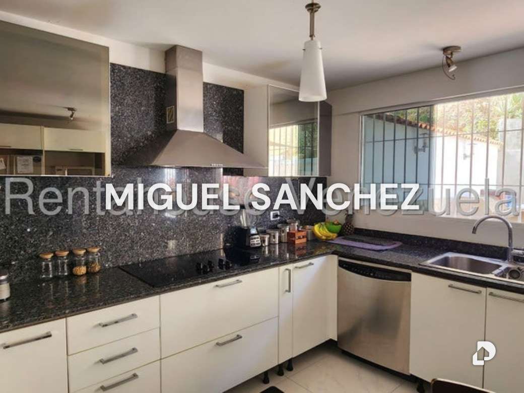 Casa en Alto Prado, Caracas – 10