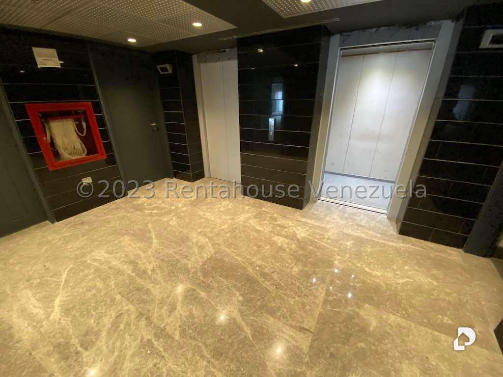 Local comercial en Las Mercedes, Caracas – 22