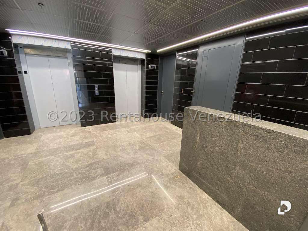 Local comercial en Las Mercedes, Caracas – 30