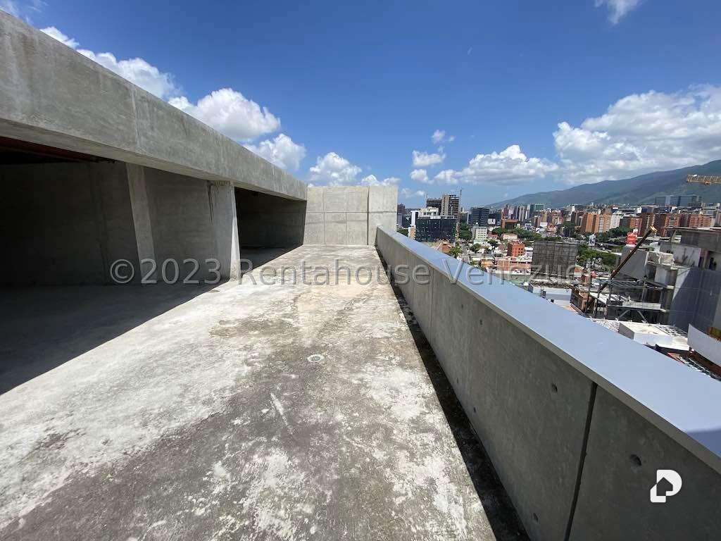 Local comercial en Las Mercedes, Caracas – 28
