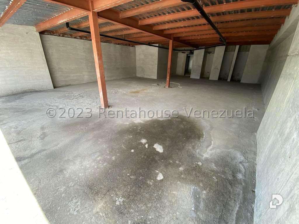 Local comercial en Las Mercedes, Caracas – 24