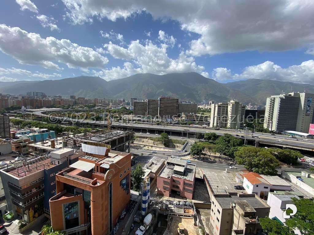 Local comercial en Las Mercedes, Caracas – 18