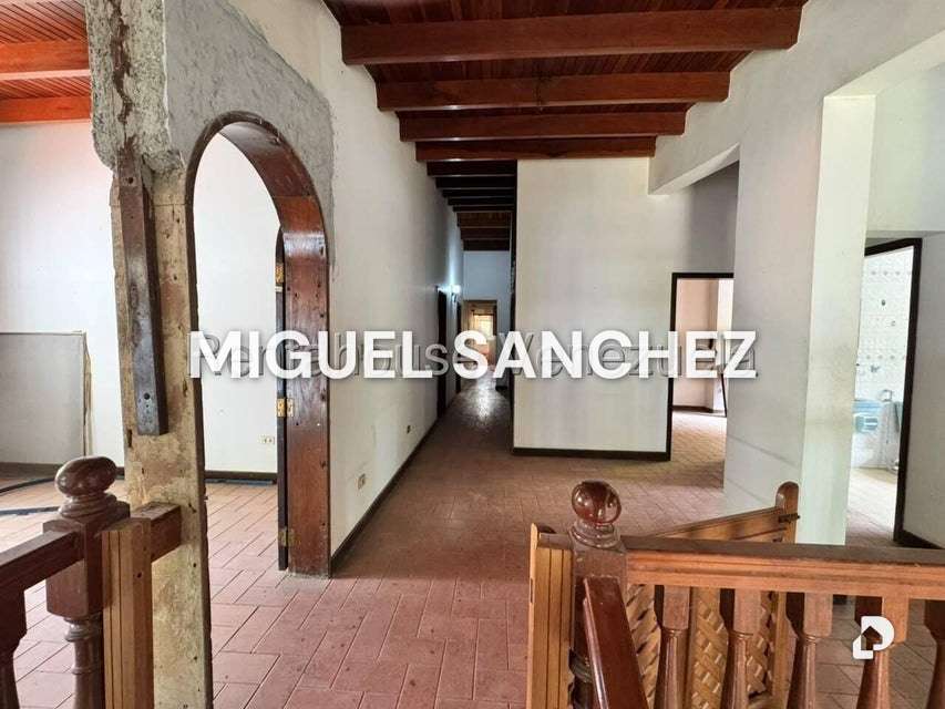Casa en Santa Paula, Caracas – 12