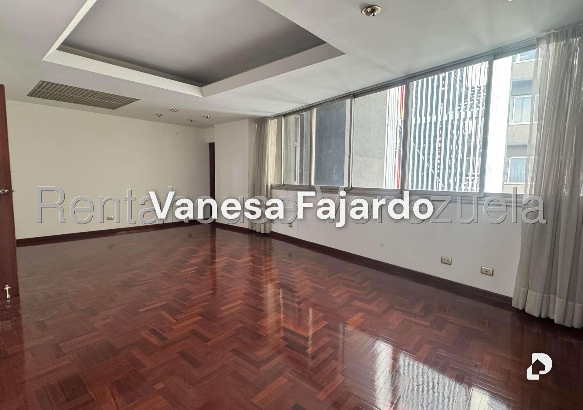 Local comercial en Parroquia Catedral, Caracas – 23