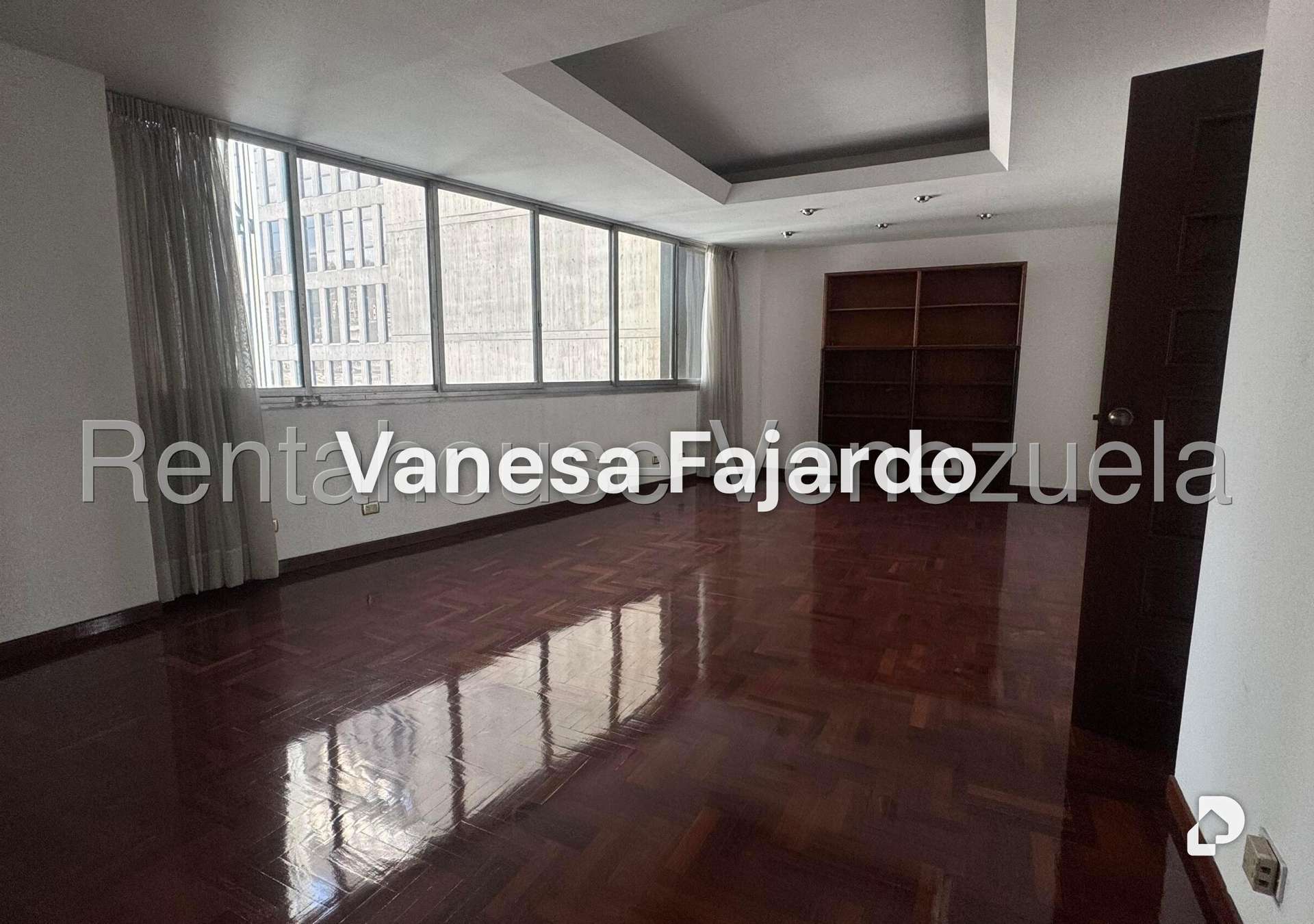 Local comercial en Parroquia Catedral, Caracas – 24