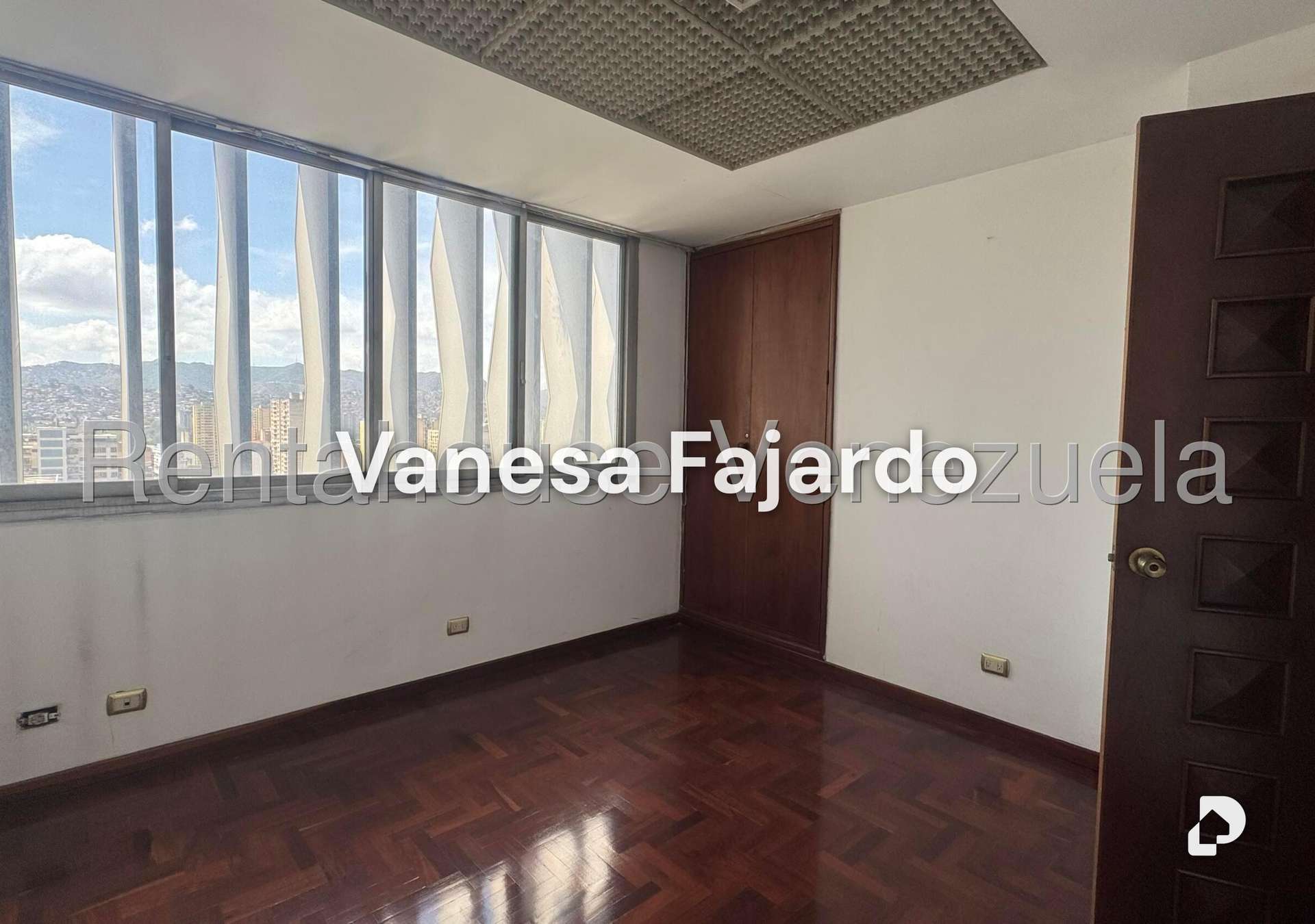 Local comercial en Parroquia Catedral, Caracas – 14
