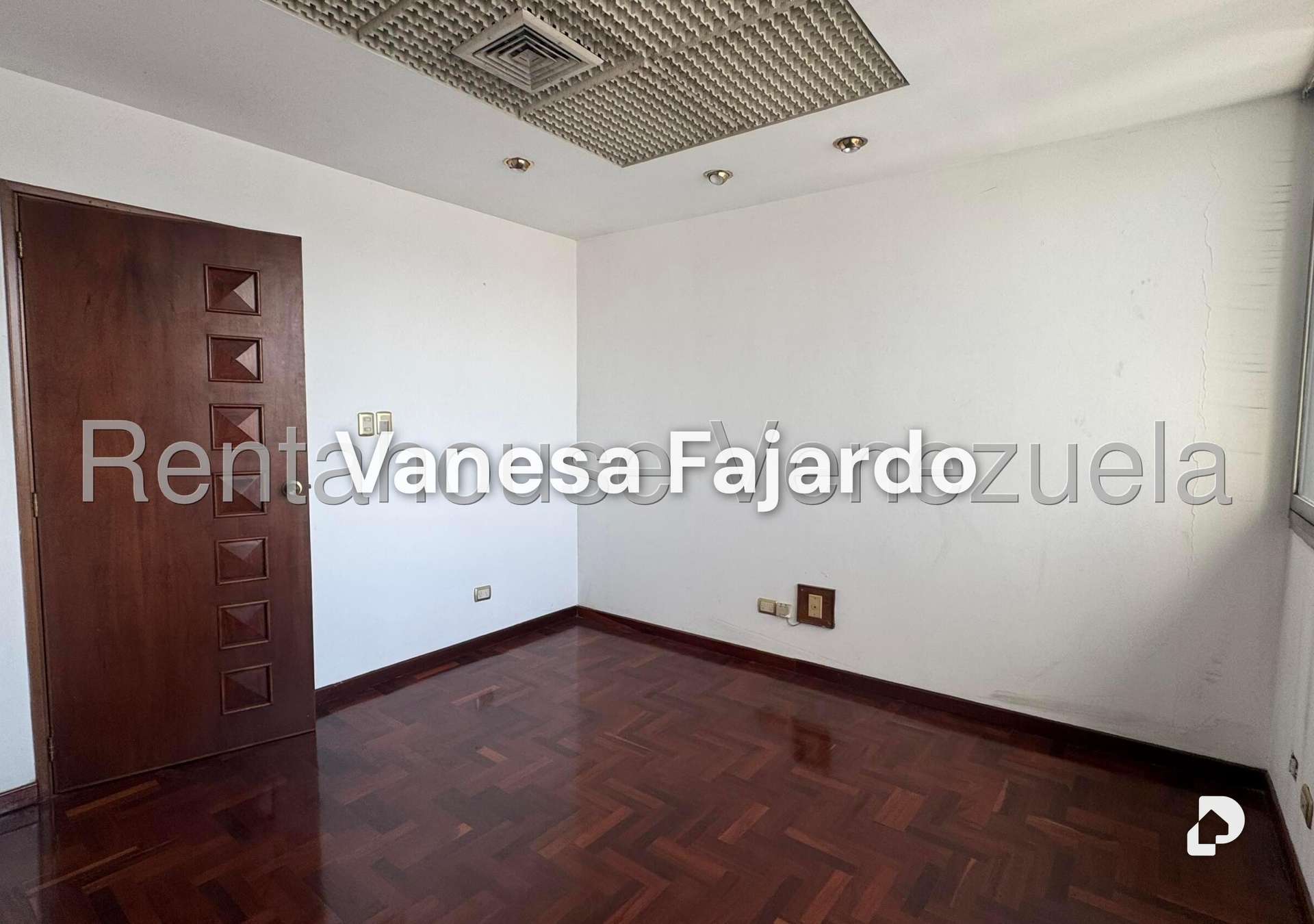 Local comercial en Parroquia Catedral, Caracas – 12