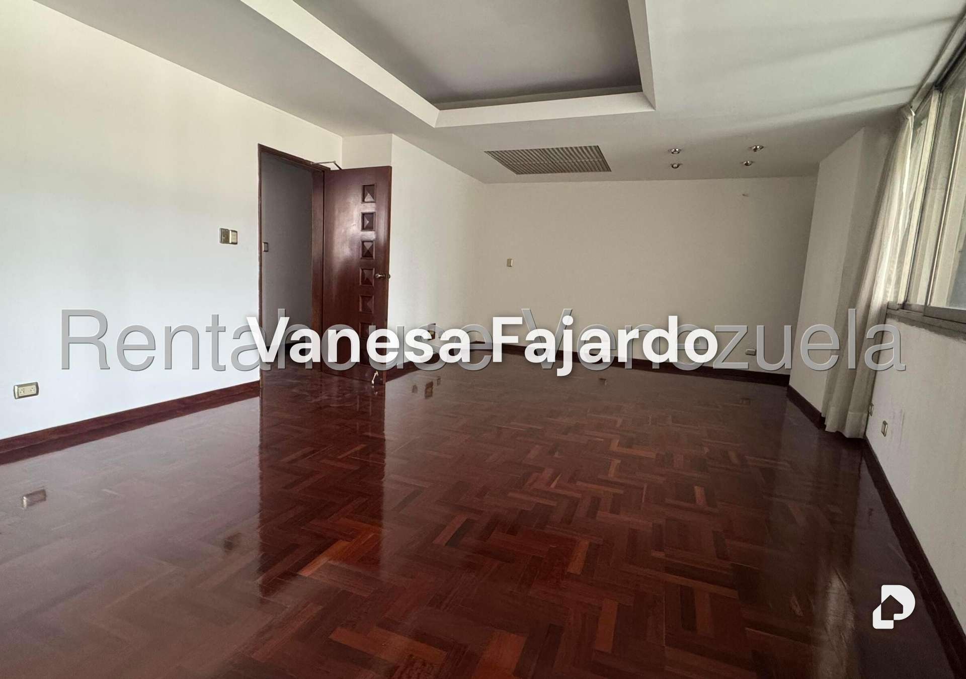 Local comercial en Parroquia Catedral, Caracas – 21