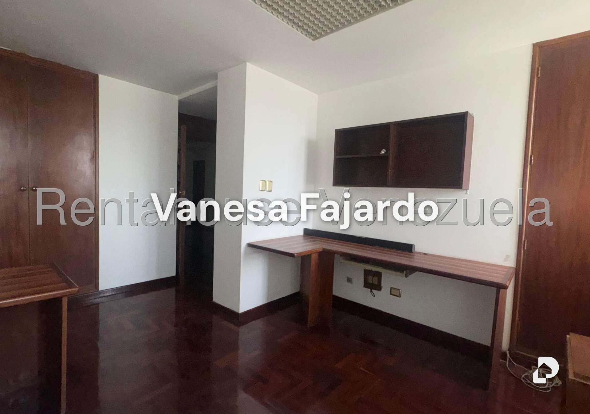Local comercial en Parroquia Catedral, Caracas – 27
