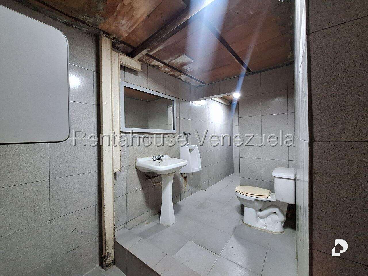 Local comercial en Parroquia Santa Rosalía, Caracas – 9