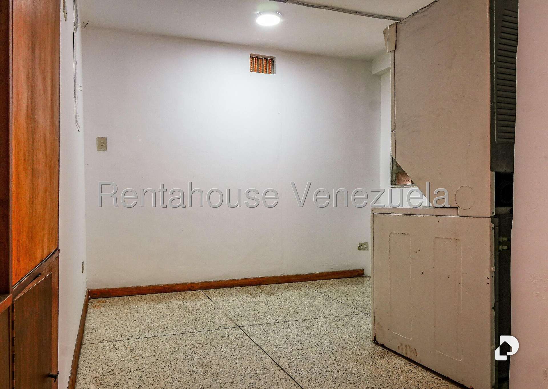 Building in Colinas de Bello Monte, Caracas – 29