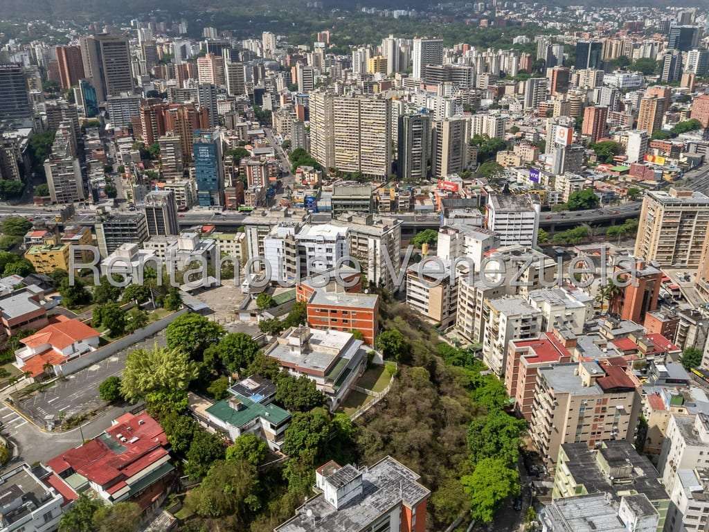 Edificio en Colinas de Bello Monte, Caracas