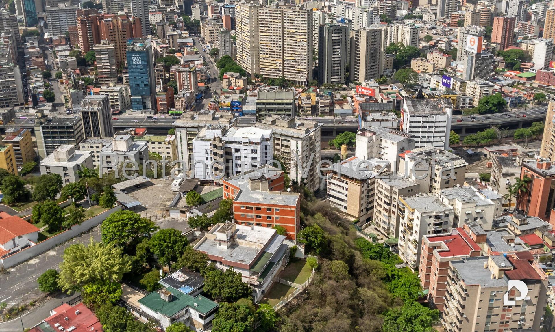 Building in Colinas de Bello Monte, Caracas – 4