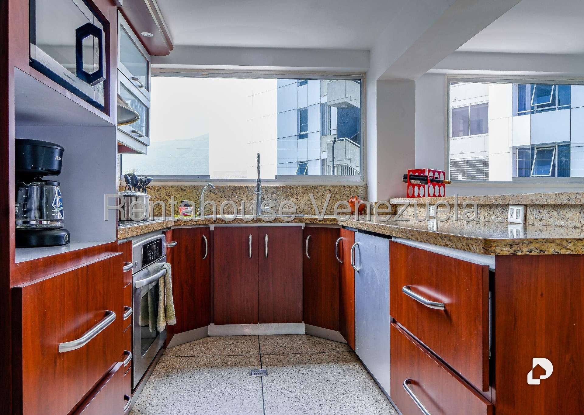 Building in Colinas de Bello Monte, Caracas – 13