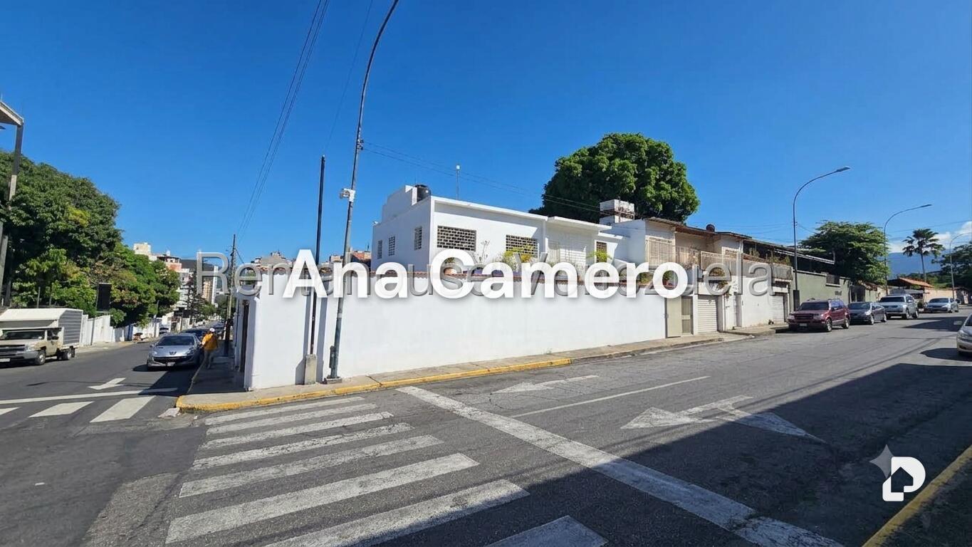 Local comercial en Los Palos Grandes, Caracas – 3