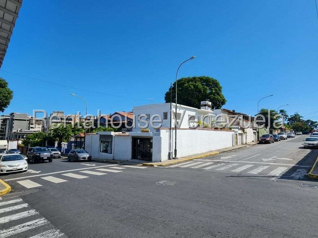 Local comercial en Los Palos Grandes, Caracas - 1