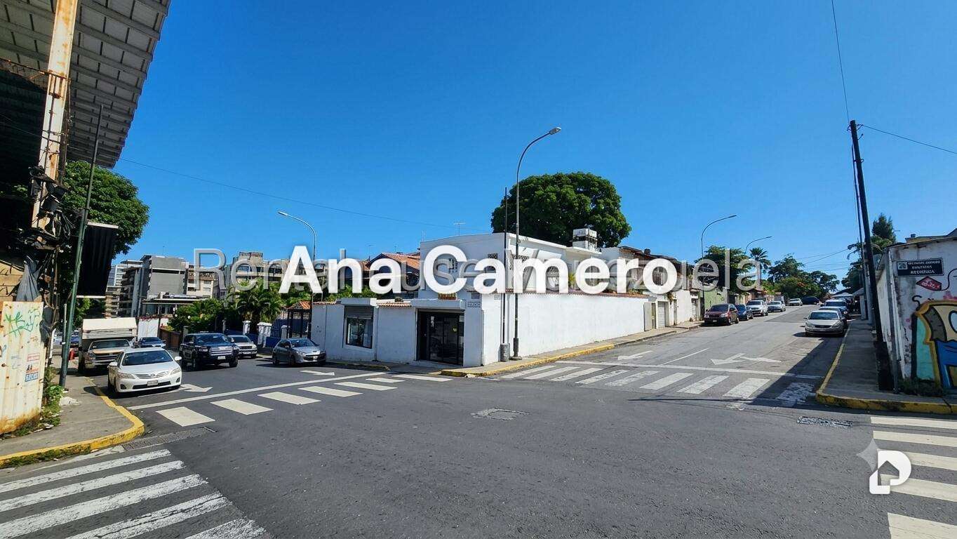 Local comercial en Los Palos Grandes, Caracas – 1