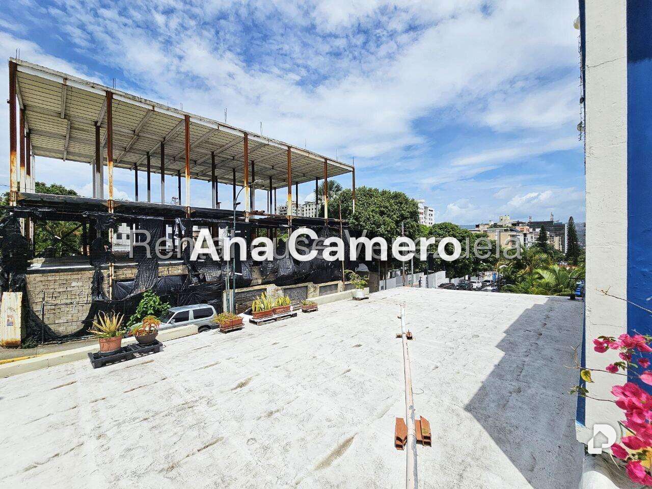 Local comercial en Los Palos Grandes, Caracas – 17