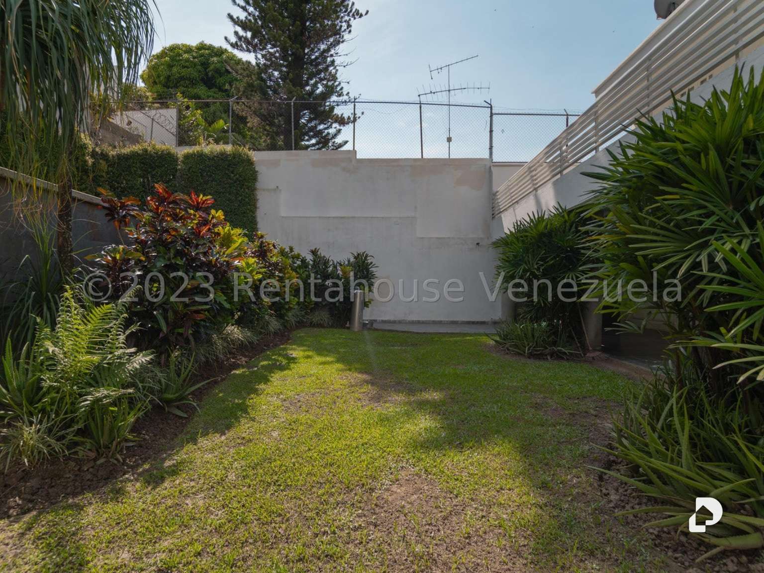 Casa en Prados Del Este, Caracas – 24