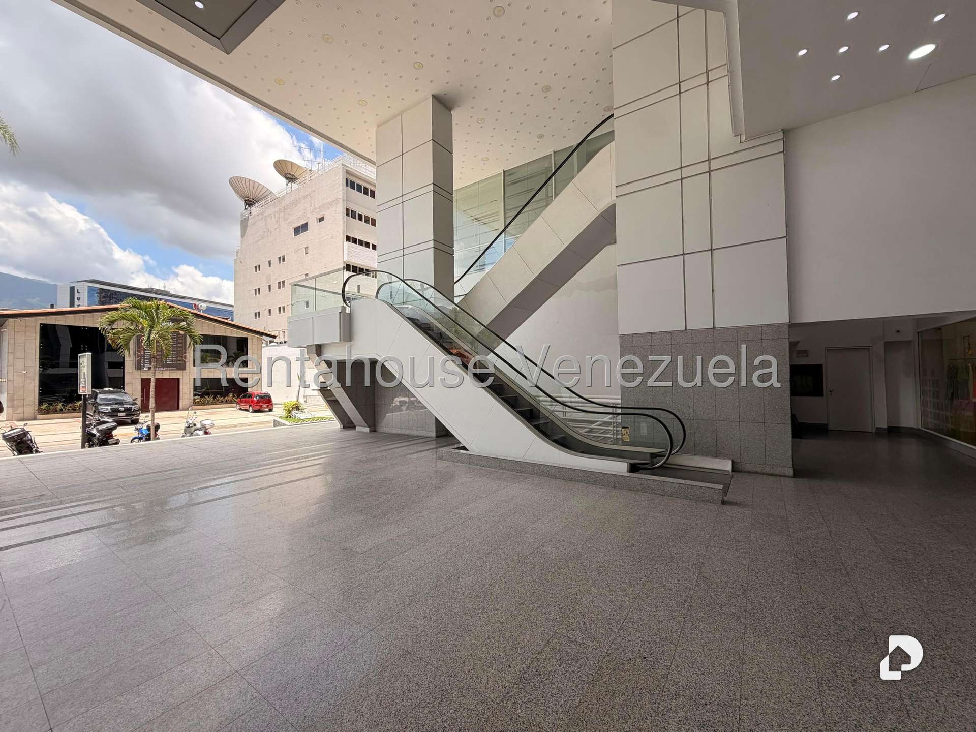 Local comercial en Las Mercedes, Caracas – 3