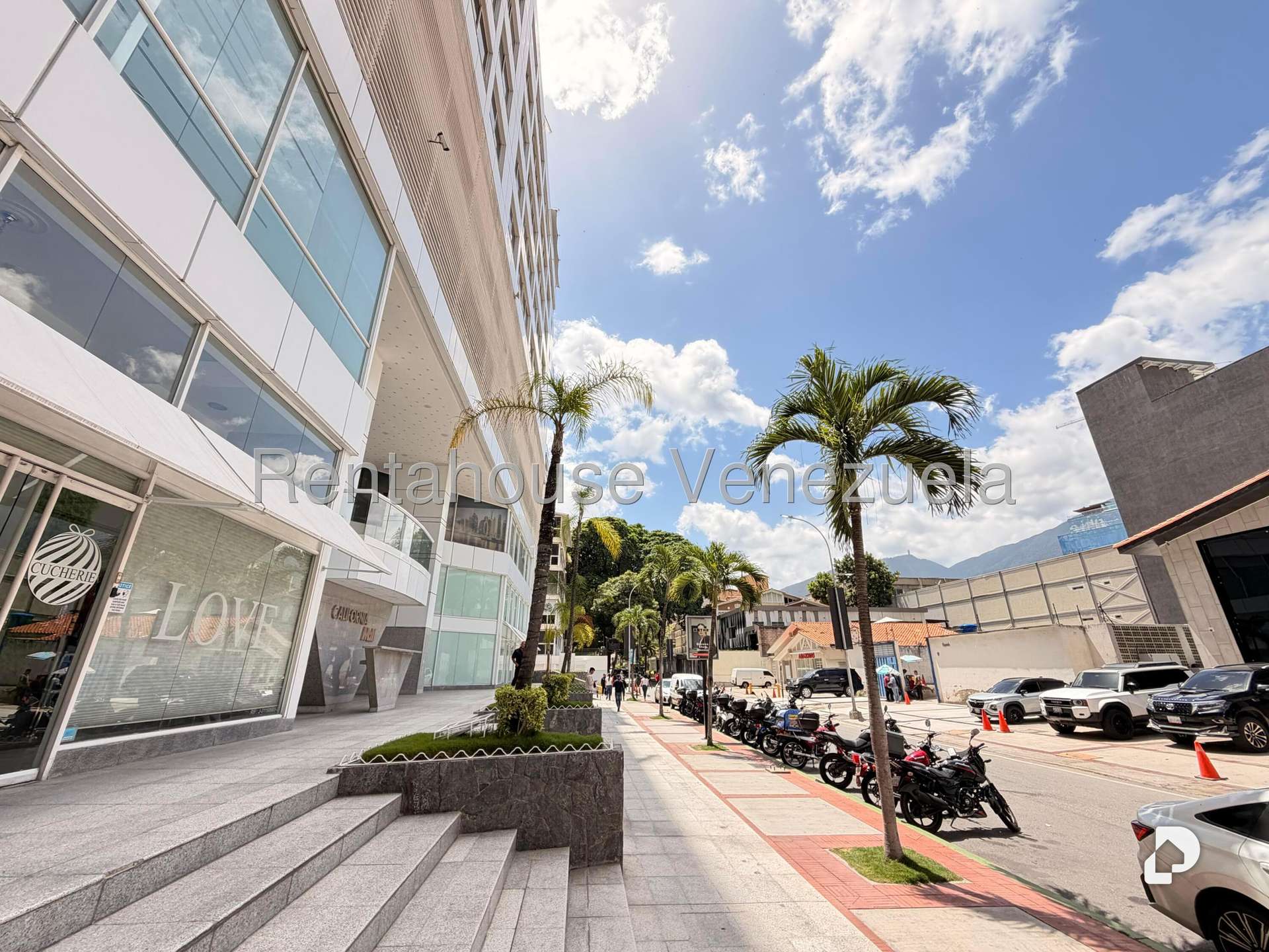 Local comercial en Las Mercedes, Caracas – 1