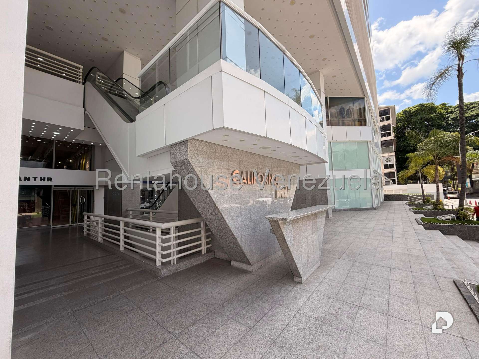 Local comercial en Las Mercedes, Caracas – 2