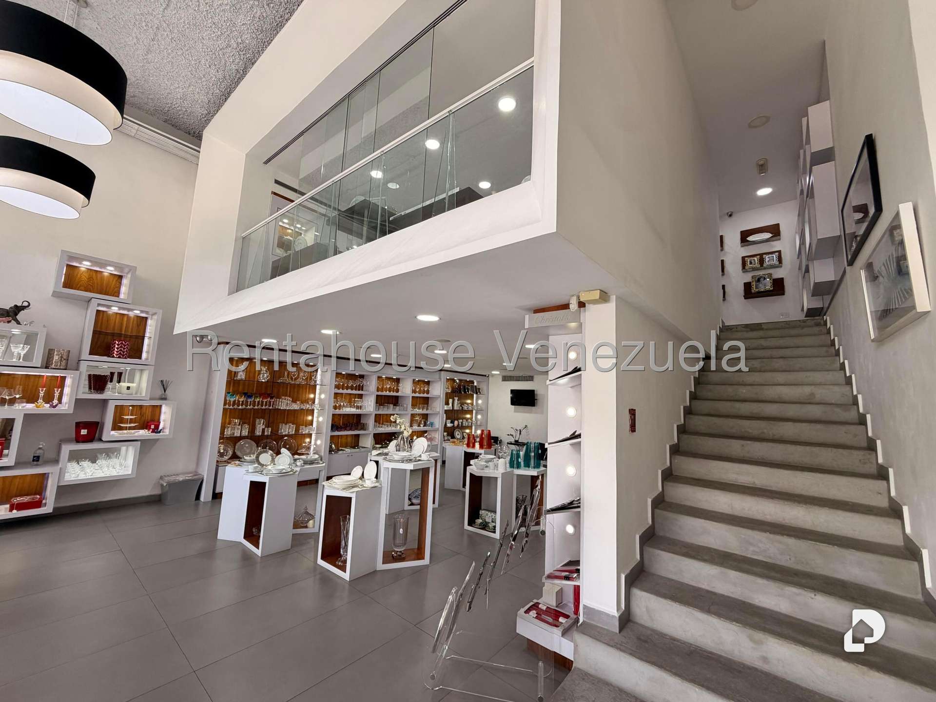 Local comercial en Las Mercedes, Caracas – 30