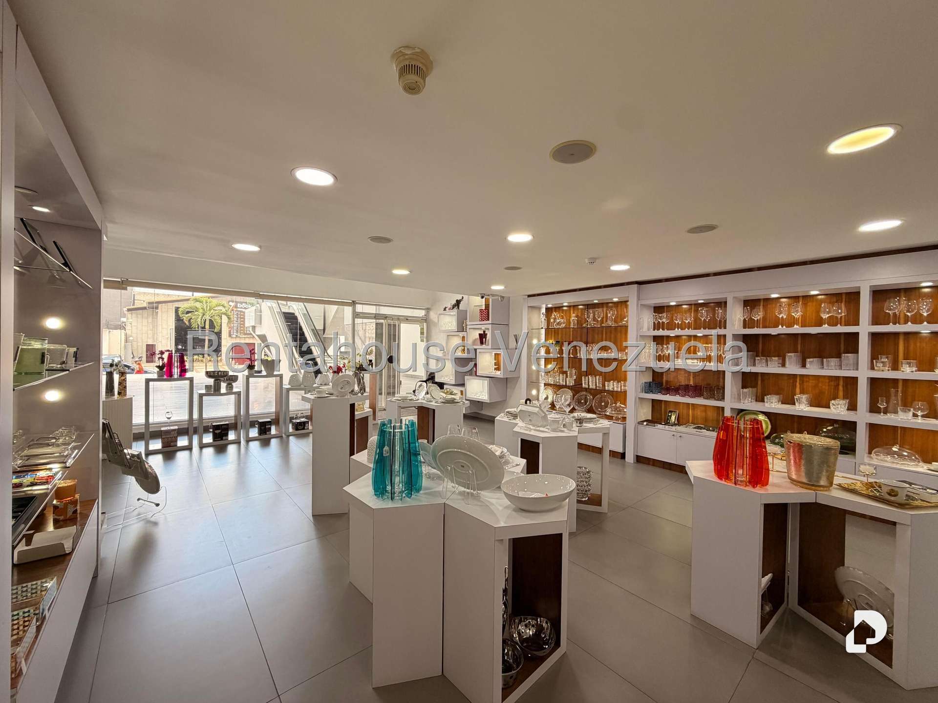 Local comercial en Las Mercedes, Caracas – 12