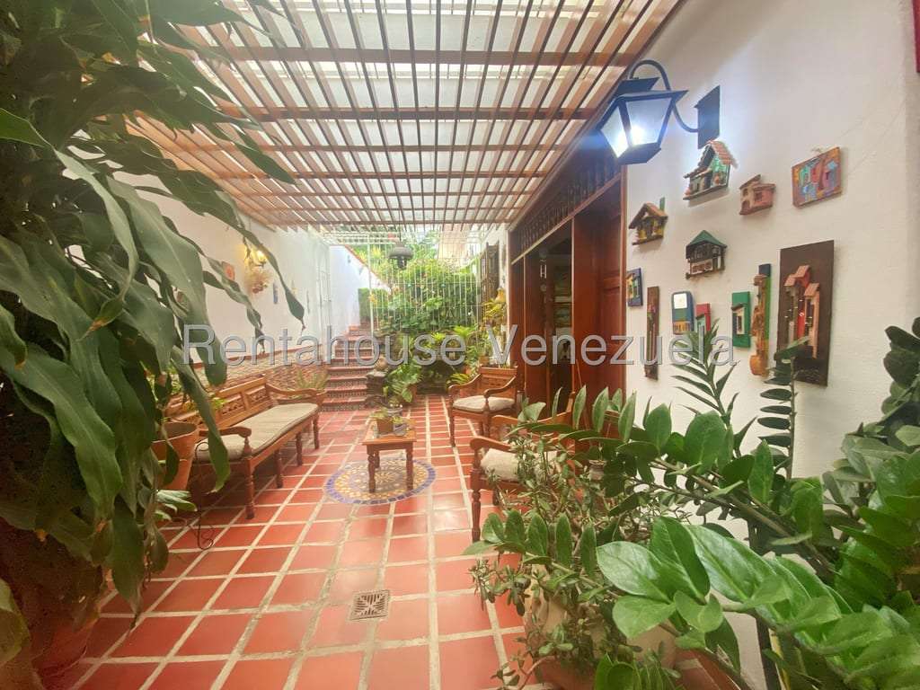 House in Los Palos Grandes, Caracas - 1
