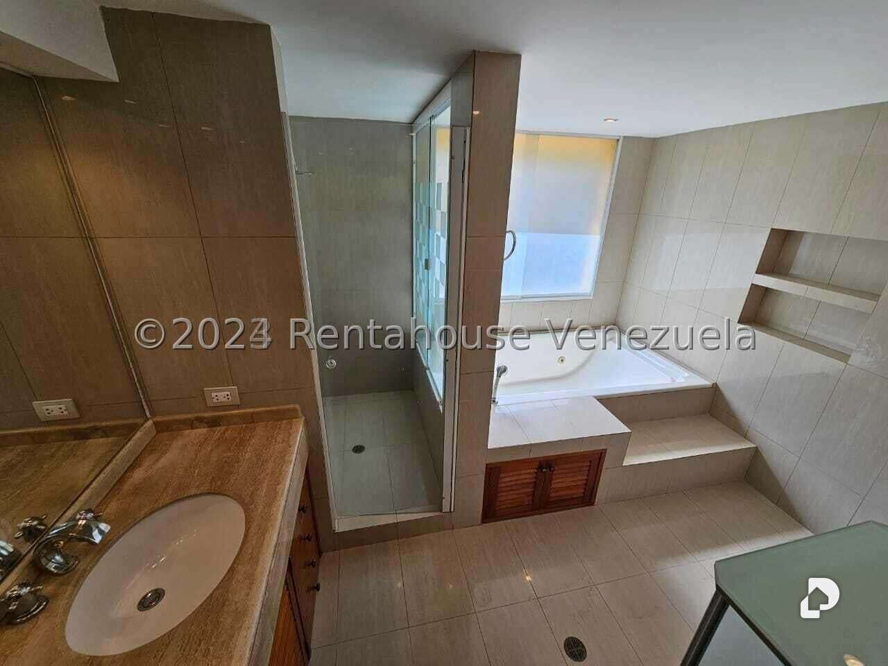 Casa en La Lagunita Country Club, Caracas – 24