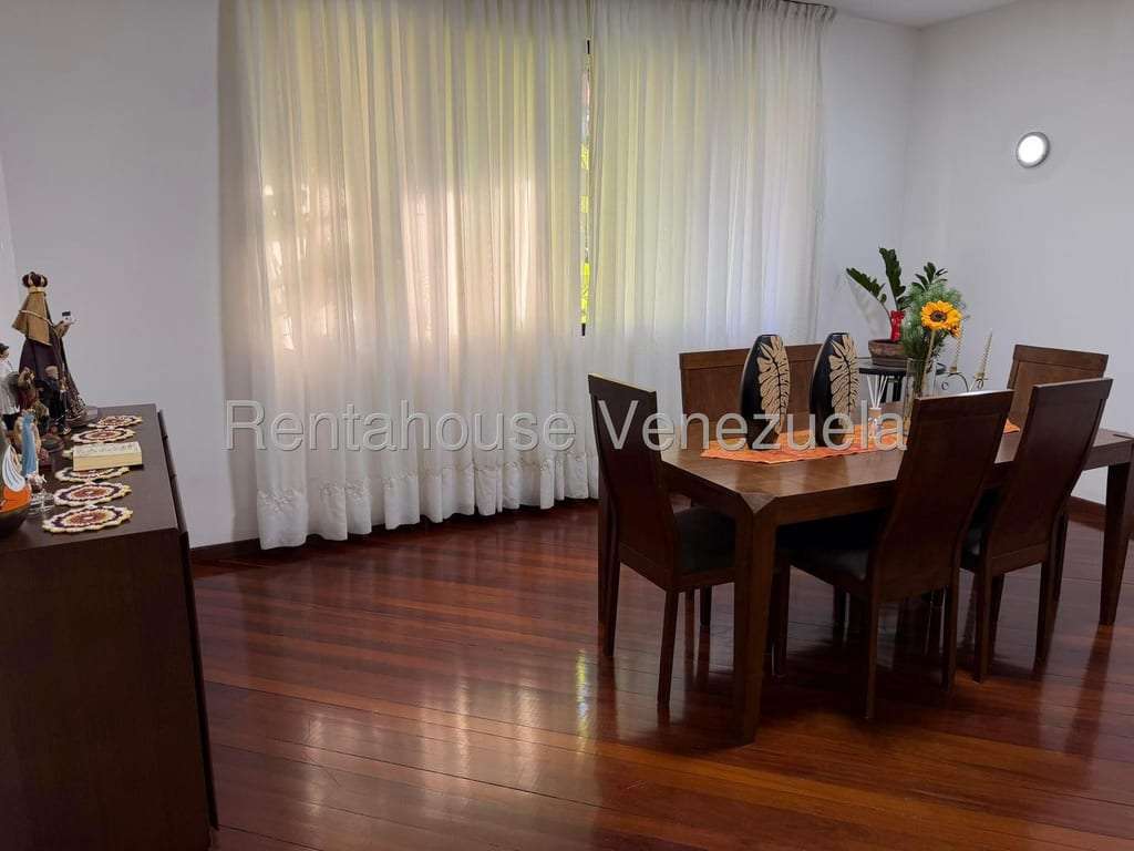 Apartamento en Lomas de Las Mercedes, Caracas
