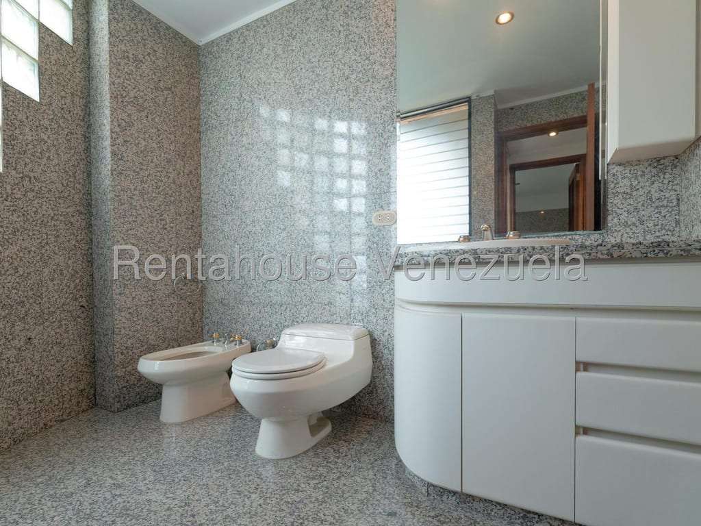 Apartamento en Lomas de Las Mercedes, Caracas